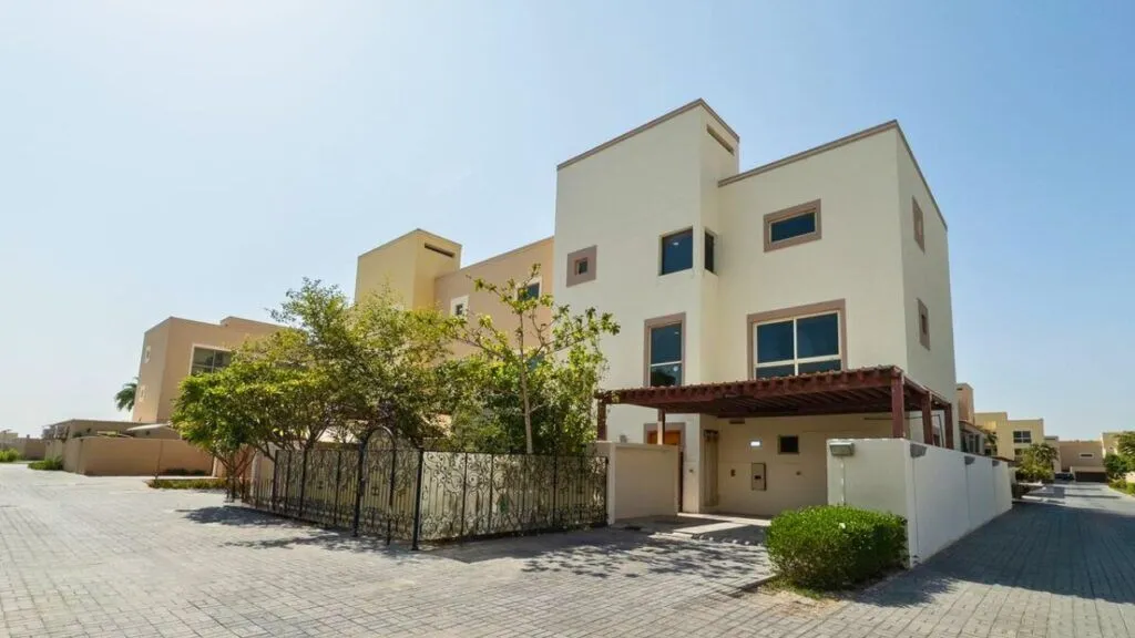 5 Bedroom Villa For Sale in Al Raha Gardens